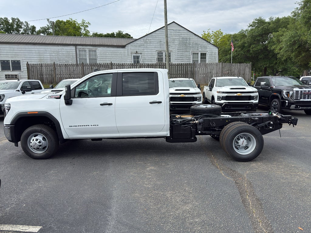 2026 GMC Sierra 3500 HD Chassis Cab Pro