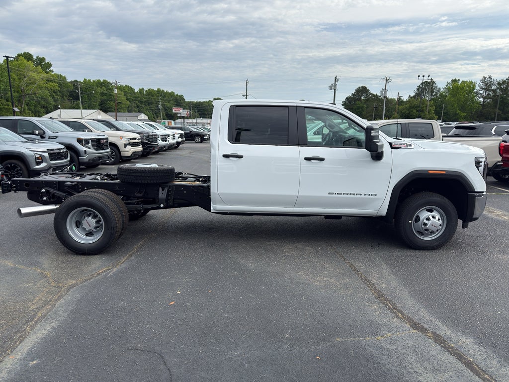 2026 GMC Sierra 3500 HD Chassis Cab Pro