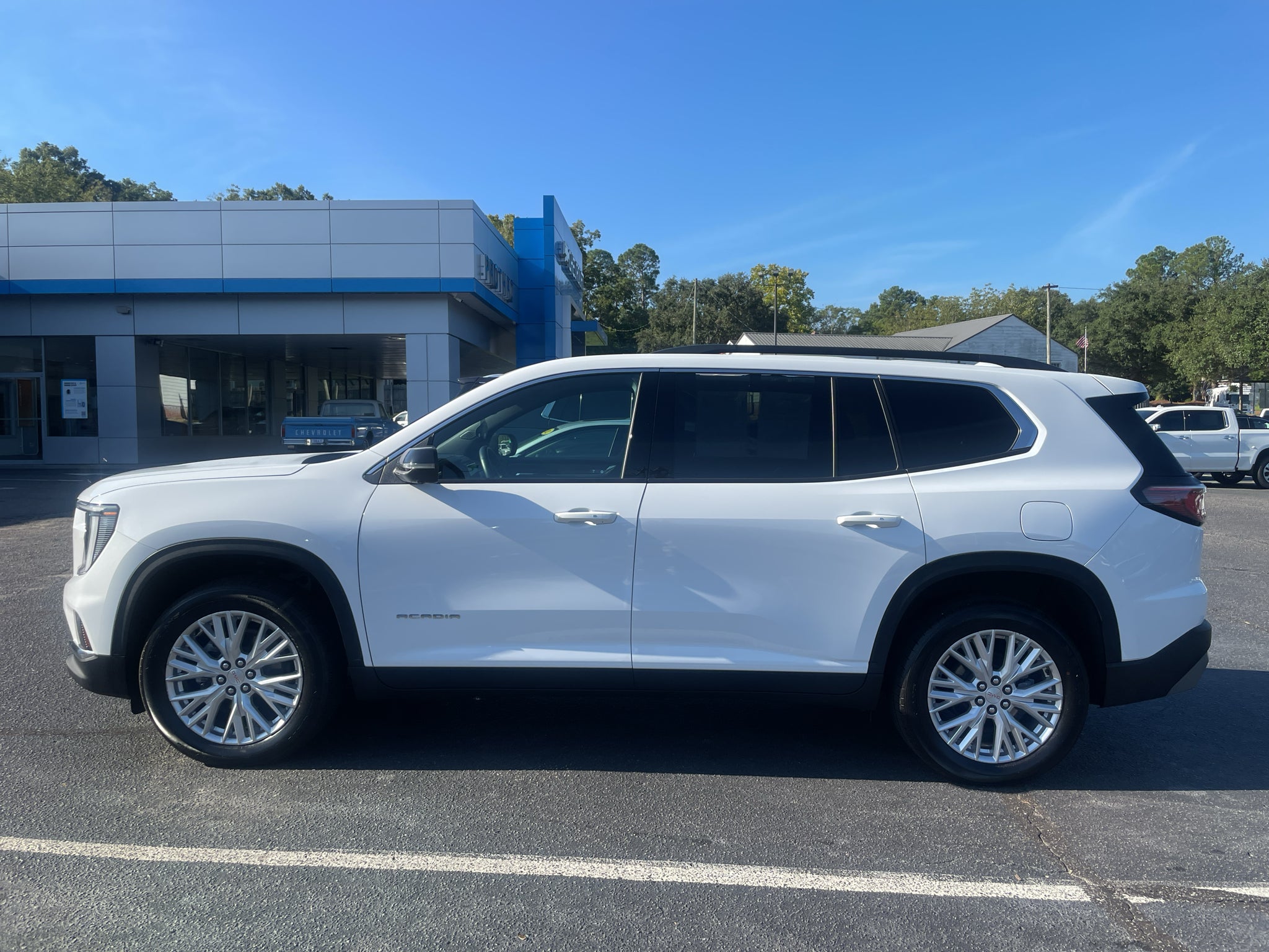 2024 GMC Acadia Elevation