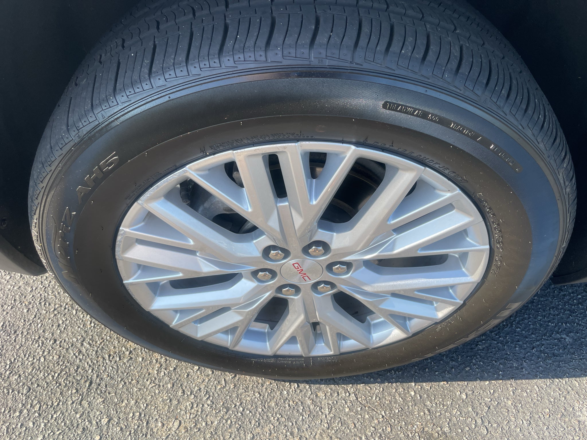 2024 GMC Acadia Elevation