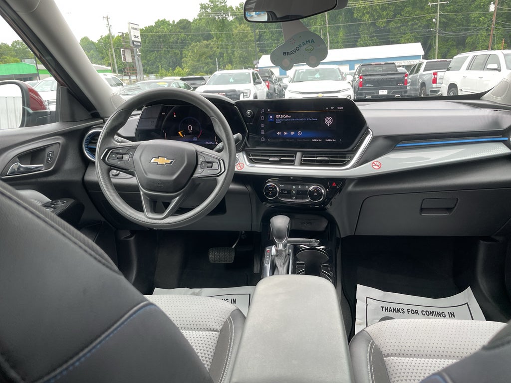2025 Chevrolet Trax LT